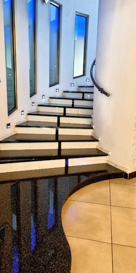 Hotel Insteia Полла Екстер'єр фото