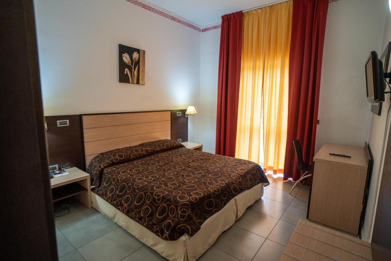Hotel Insteia Полла Екстер'єр фото
