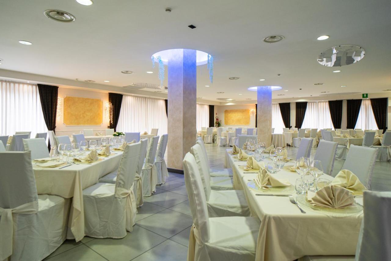 Hotel Insteia Полла Екстер'єр фото