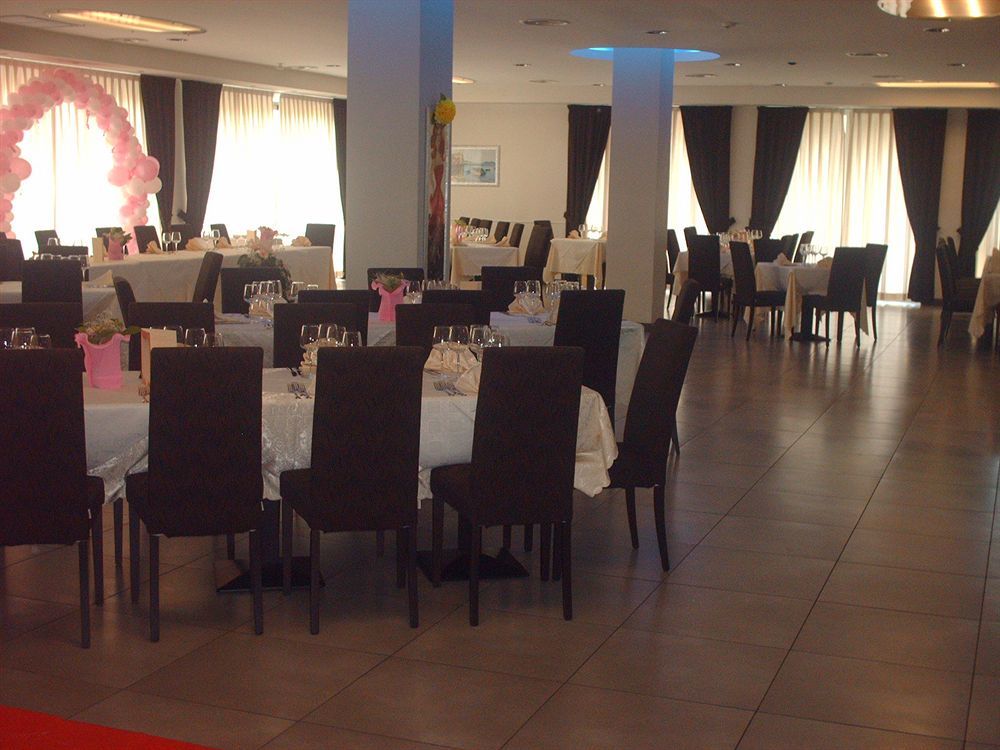 Hotel Insteia Полла Екстер'єр фото