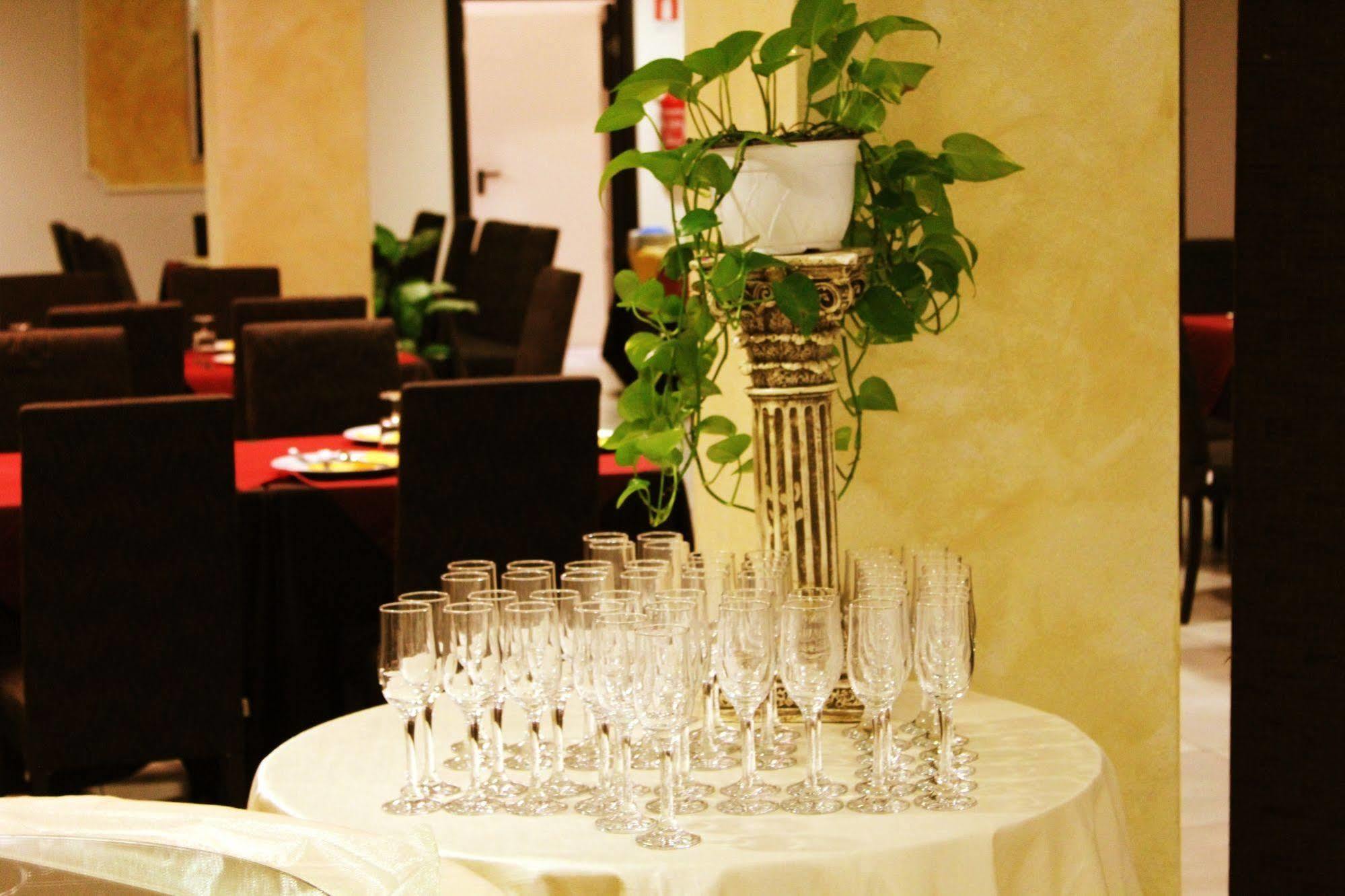Hotel Insteia Полла Екстер'єр фото