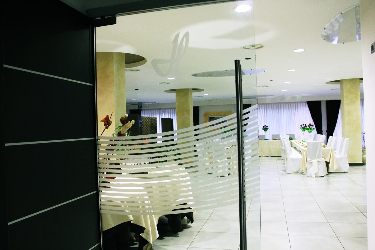 Hotel Insteia Полла Екстер'єр фото